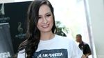 Senyum Manis Vicky Monica