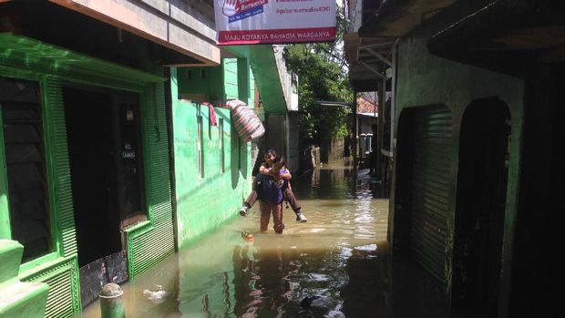 Banjir melanda RT 7 dan RT 8 di Cawang.