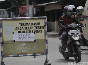 Banjir Hingga 1,5 Meter, Jalan Baleendah-Dayeuhkolot Lumpuh