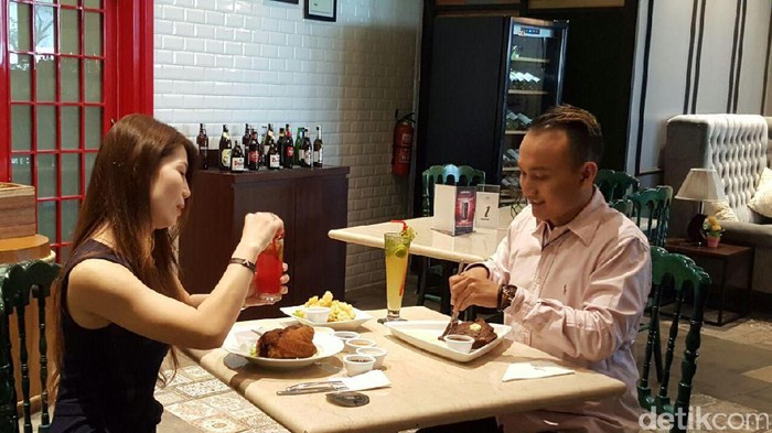 Restoran Dilengkapi Tempat Nongkrong Cocok Buat Pebisnis