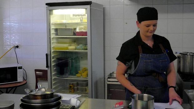 Perhatikan langkah-langkah yang dipraktekkan chef (Wahyu/detikTravel)