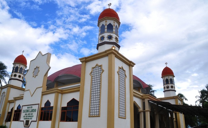 Wujud Cinta & Kenangan Abadi di Masjid Daeng Lando di Sulteng