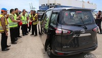 Toyota Sienta 8.267 unit. Foto: Ari Saputra
