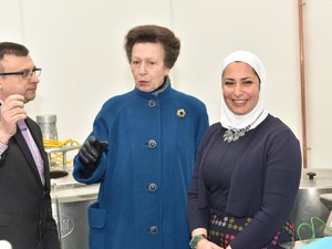 Pengungsi Suriah Ini Sukses Membuat Usaha Halloumi Cheese di Yorkshire
