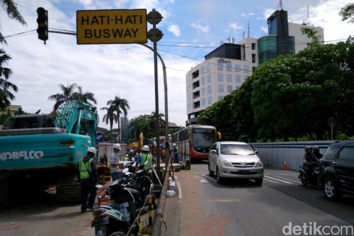 Pembangunan Underpass Kartini, Perempatan Pondok Indah Menyempit