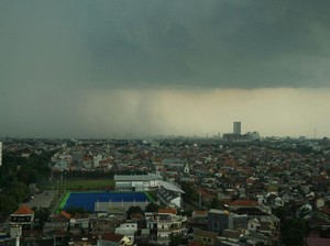 Pesan Kemenkes Ketika Hadapi Cuaca Ekstrem dari Siklon Cempaka