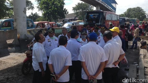Pemkot Jaktim Tata Ulang PKL di Terminal Kampung Rambutan