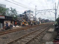 32 Bangunan di Samping Rel di Jembatan Besi Tambora Ditertibkan