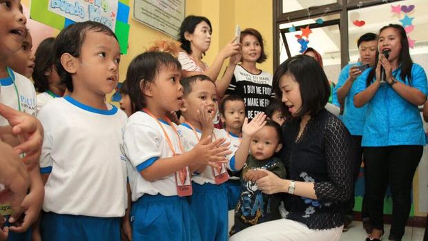 Hari Perempuan Internasional, Ahok Unggah Foto Bu Vero di Facebook