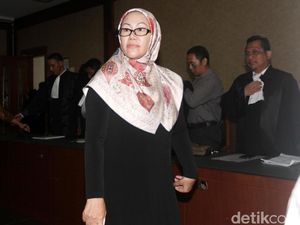 Ratu Atut Juga Didakwa Peras Bawahan untuk Dana Istigasah