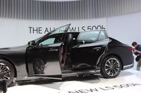 LS 500h Mobil Tercanggih Lexus