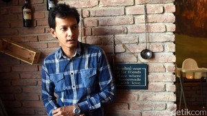 Pergolakan Hati Dewi Sandra Saat Pertamakali Berhijab Pergolakan Hati Dewi Sandra Saat Pertamakali Berhijab