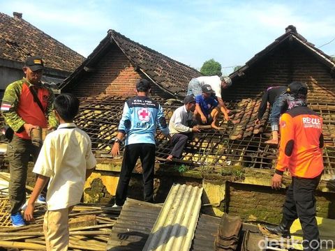 Puting beliung di Malang