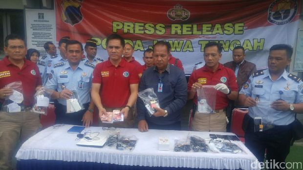 Razia Lapas Semarang, Polisi Temukan Napi Nyabu di Sel