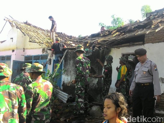 Ratusan Rumah di Malang Rusak Diterjang Puting Beliung