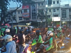 Depok Keluarkan Aturan Larang Ojek Online Parkir Sembarangan