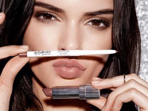 4 Tren Lipstik yang Wajib Dicoba di 2017