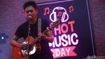 Terbuai Suara Merdu Randy Pandugo