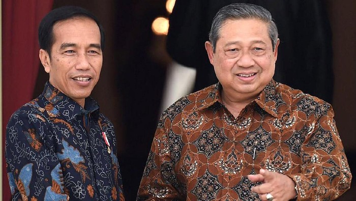 Presiden Joko Widodo menerima Susilo Bambang Yudhoyono (SBY) di Istana Merdeka. Keduanya terlihat berbincang santai dan minum teh bareng di beranda Istana.