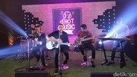 Setelahnya mereka membawakan lau terbarunya yakni Sempurna.