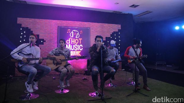 Band LYLA.