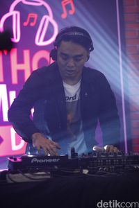 Kemeriahan d'HOT Music Day, Diana Limbong Diceraikan Sandy Tumiwa