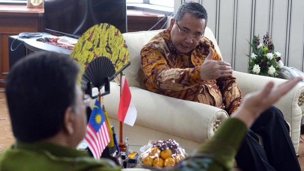 Mendes Audiensi dengan Dubes Malaysia