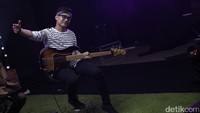 Pada hari ini ternyata Bani atau M.Awal Purbani, basis dari Seventeen berulang tahun.