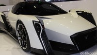 Fitur unik yang terdapat pada hypercar ini adalah pintunya yang terbuka seperti layaknya bunga anggrek yang memang menjadi inspirasi dalam menciptakannya. Dendrobium juga mendapatkan sasis monokok, bodi panel dari serat karbon.