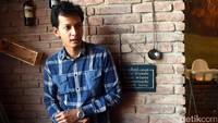 Namun masih belum diketahui siapakah wanita yang akan mendampingi aktor berusia 34 tahun itu. Pool/Noel/detikFoto.