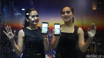 Hal itu juga menandakan langkah pertama yang akan diarungi oleh PT BB Merah Putih, sebagai pemegang lisensi merek ponsel BlackBerry, untuk mengarungi bisnis perangkat asal Kanada itu di Indonesia lagi. Foto: Ari Saputra