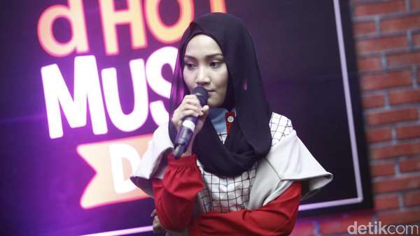 Penampilan si Imut Fatin Shidqia Penampilan si Imut Fatin Shidqia