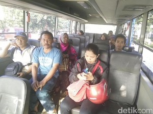 Kepanikan Segelintir Warga saat Angkot di Bandung Mogok Massal