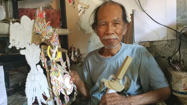 Wayang karton bentuk eksistensi Mbah Tertib sebagai seniman.