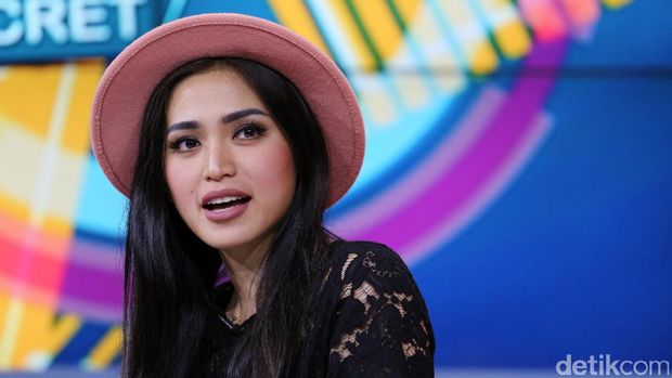 Isu Selingkuh Soal Skandal Raffi-Ayu, Aming Gugat Cerai Evelyn