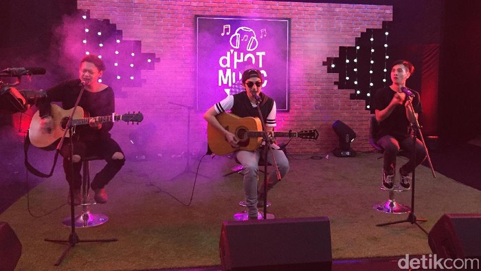 Anak Sekolah Hingga Closer, Friday Buka Kemeriahan dHOT Music Day!