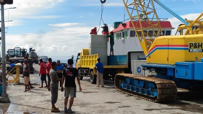 PLN Kirim 5 Mesin PLTD ke Pulau Aru