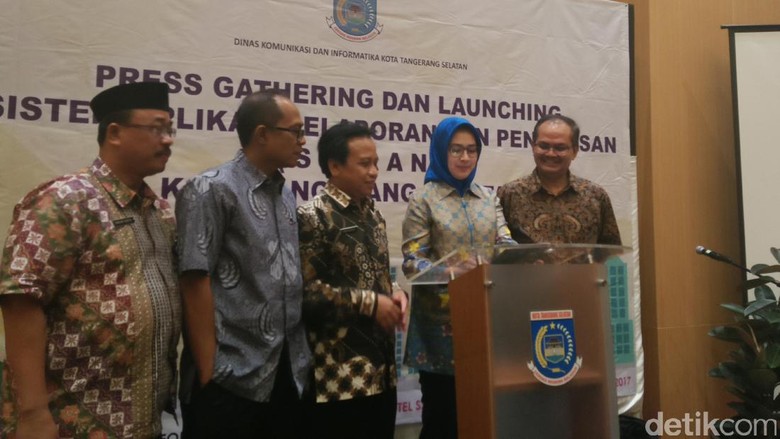 Pemkot Tangsel Luncurkan Aplikasi Serupa Qlue untuk Layani Warga Pemkot Tangsel Luncurkan Aplikasi Serupa Qlue untuk Layani Warga