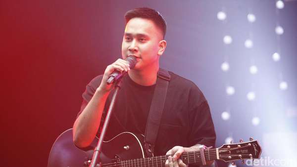 Ber-Syahdu Ria Bersama Ben Sihombing Ber-Syahdu Ria Bersama Ben Sihombing