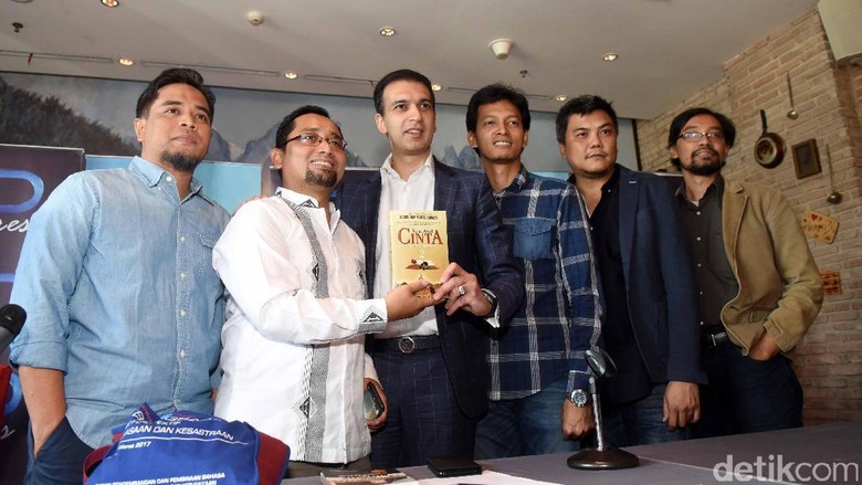 Siap Tayang, Ayat-Ayat Cinta 2 Hadirkan Cinta yang Membuat Hati Bergetar Siap Tayang, Ayat-Ayat Cinta 2 Hadirkan Cinta yang Membuat Hati Bergetar