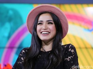 Komentar Soal Selingkuh, Jessica Iskandar Unfollow Ayu Ting Ting Lagi