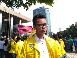 Massa Datangi Gedung KPK, Minta Usut Korupsi e-KTP
