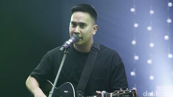 Ber-Syahdu Ria Bersama Ben Sihombing Ber-Syahdu Ria Bersama Ben Sihombing