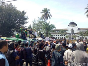 Tiga Ribu Polisi akan Amankan Demo Ribuan Sopir Angkot di Bandung
