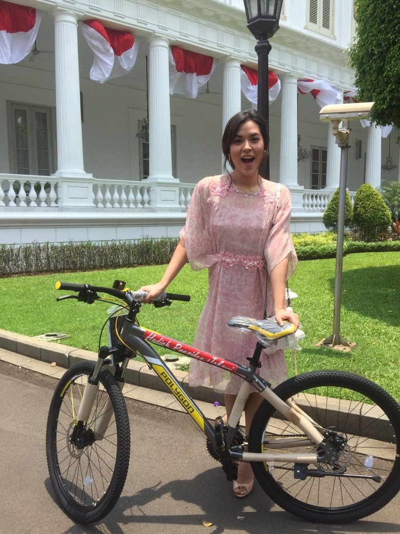 Cerita Kuis Berhadiah Sepeda Jokowi dari Anak SD hingga Raisa Cerita Kuis Berhadiah Sepeda Jokowi dari Anak SD hingga Raisa