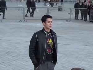 Sehun EXO, Pria Berbusana Terbaik di Louis Vuitton Versi Vogue
