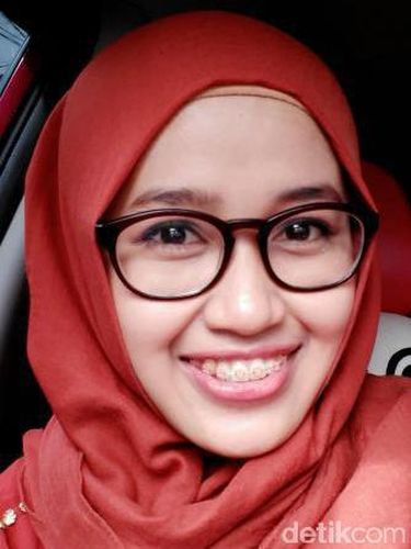  Foto  Berbagai Gaya  Peserta Sunsilk Hijab Hunt Pakai  Kacamata 