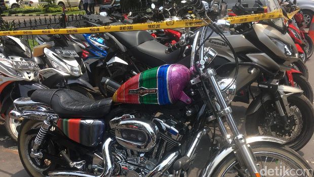 Koleksi Motor Mewah Bos Pandawa, Kawasaki Versys hingga Harley
