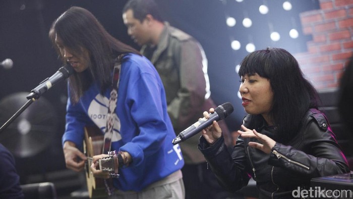 Belum Habis! Giliran Pandai Besi Hangatkan dHOT Music Day