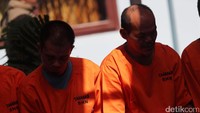 Sabu dan ekstasi itu disita dari empat kasus yang berbeda. Para tersangkanya pun dihadirkan.